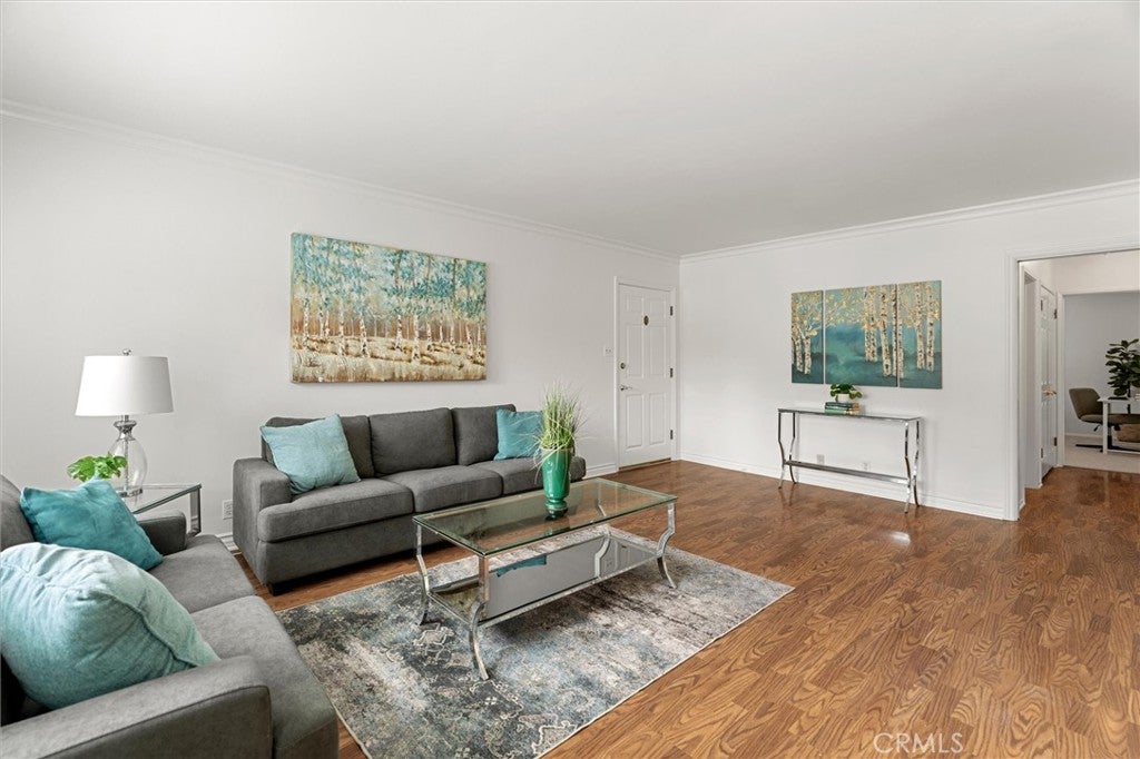 2027 E Appleton 7