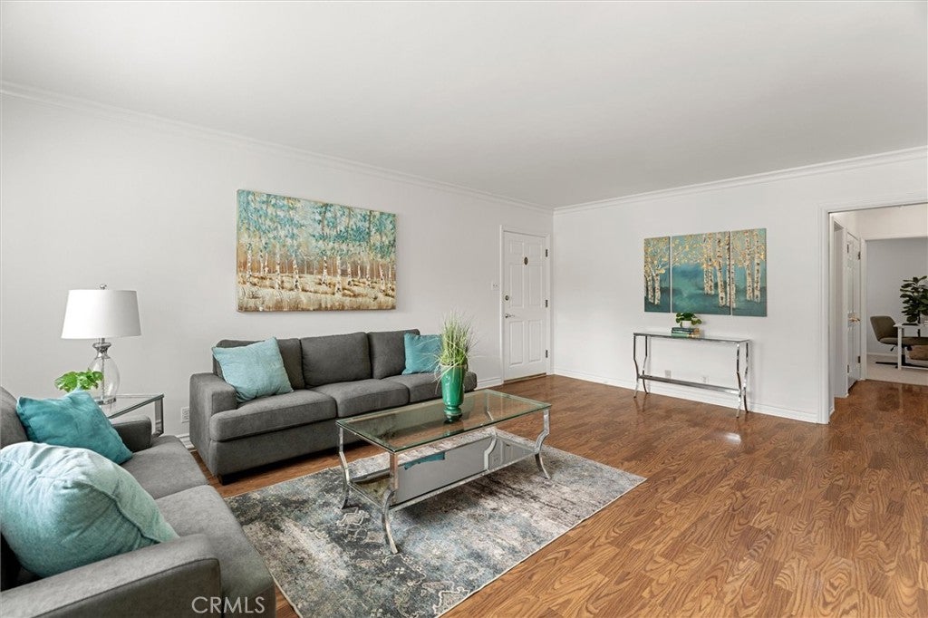 2027 E Appleton ST