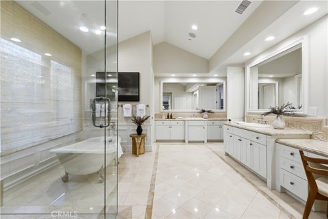 Tiny photo for 1502 Bienveneda AVE, Pacific Palisades, CA 90272 (MLS # SR26157830)