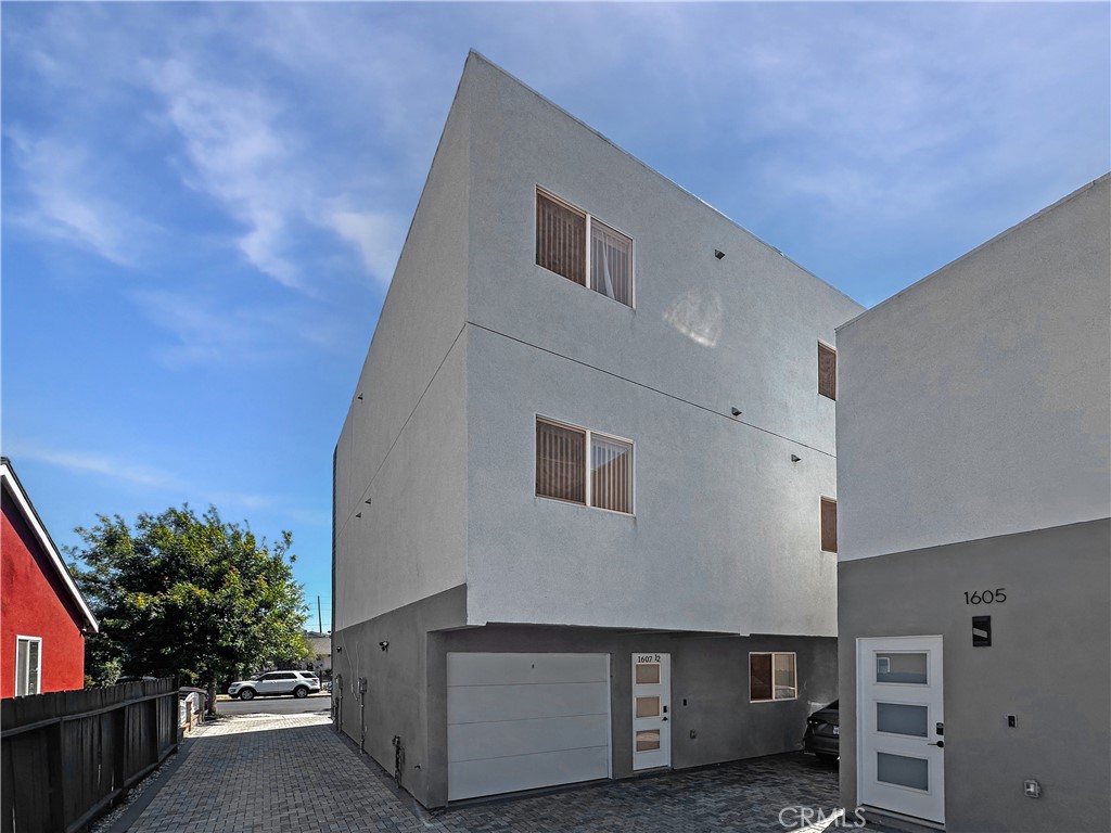 Welcome to your new home in the heart of Torrance, just moments from the charming restaurants and shops of Old Torrance. This 2023-built townhome-style residence offers approximately 1,700 sq. ft. of modern living with 4 bedrooms, 4 bathrooms, and an attached 1-car garage. Designed with a contemporary aesthetic, the home features an open floor plan, stainless steel appliances—including washer and dryer—central AC/HVAC, and abundant natural light. The secure building offers controlled entry and is equipped with sensor lighting throughout for added peace of mind. Ideally located in the South Bay, you’re minutes from Redondo Beach, Del Amo Fashion Center, Old Torrance, and local coffee and dining favorites. Quick access to the 110 and 405 freeways connects you to Los Angeles and Orange County employment hubs. Discover the perfect blend of style, convenience, and comfort in this Torrance rental. Schedule a tour today!