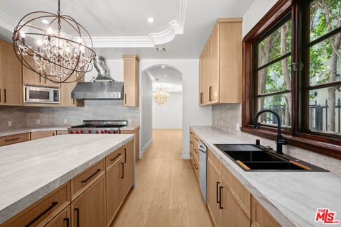 Photo of 119 N Maple Drive, Beverly Hills, CA 90210 (MLS # 26859031)