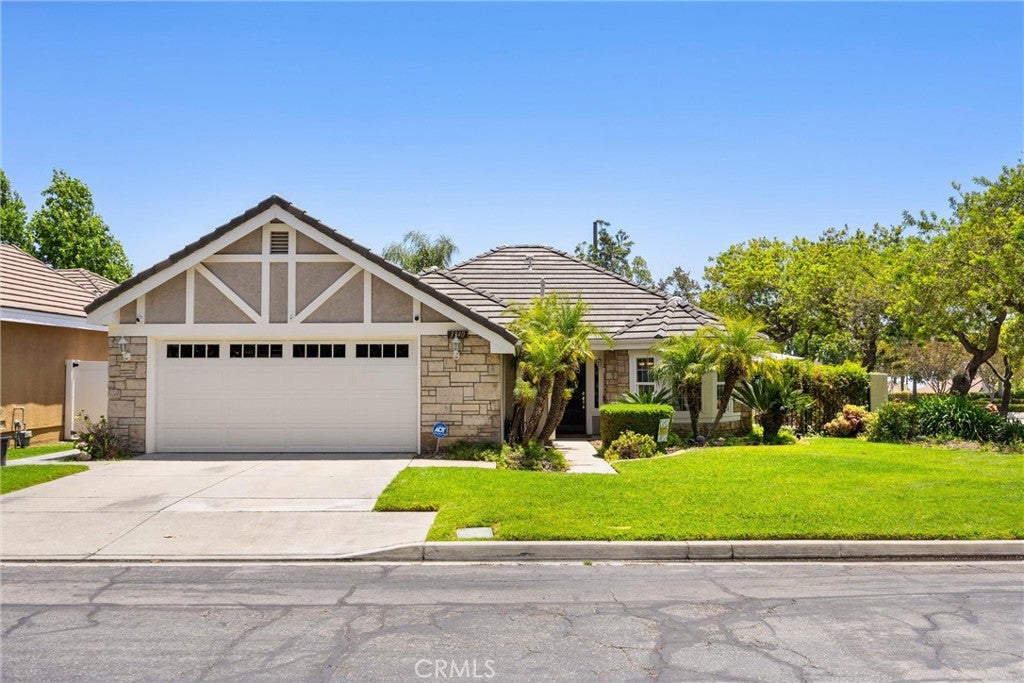 1340 Sunrise Circle S
