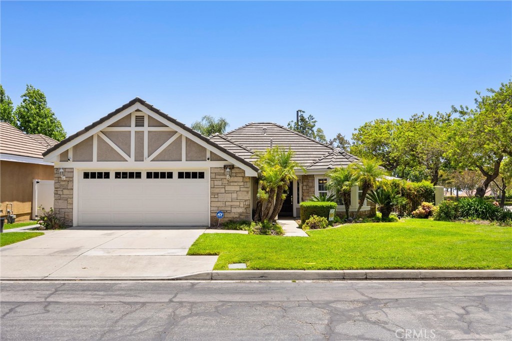 1340 Sunrise Circle S