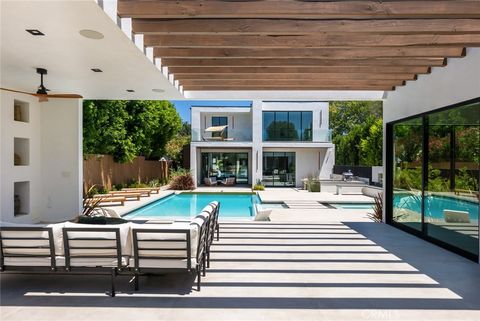 22930 Dolorosa Street Woodland Hills CA 91367