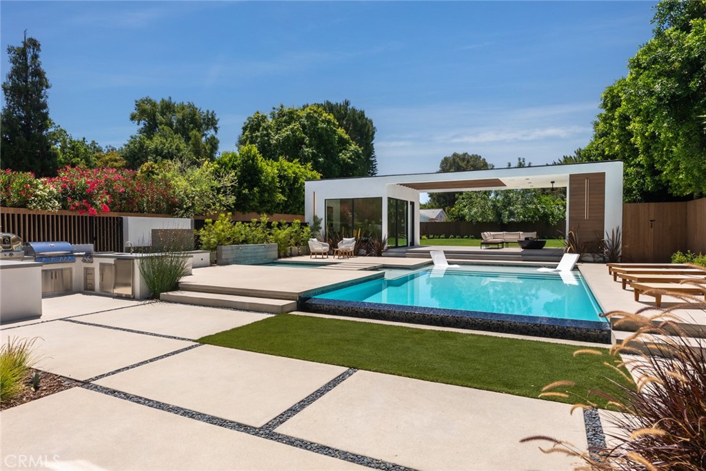 22930 Dolorosa Street