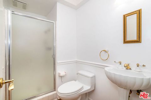 Tiny photo for 10132 Hollow Glen Circle, Los Angeles, CA 90077 (MLS # 26646175)