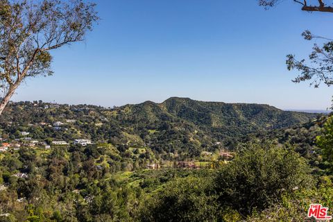 Tiny photo for 10132 Hollow Glen Circle, Los Angeles, CA 90077 (MLS # 26646175)