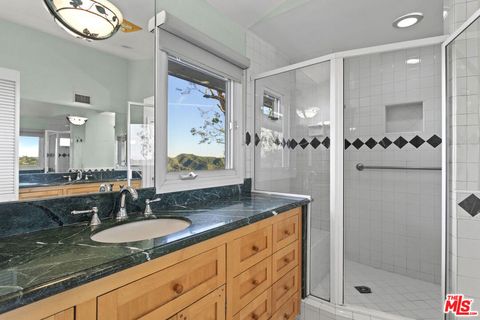 Tiny photo for 10132 Hollow Glen Circle, Los Angeles, CA 90077 (MLS # 26646175)