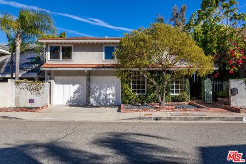 Tiny photo for 10132 Hollow Glen Circle, Los Angeles, CA 90077 (MLS # 26646175)
