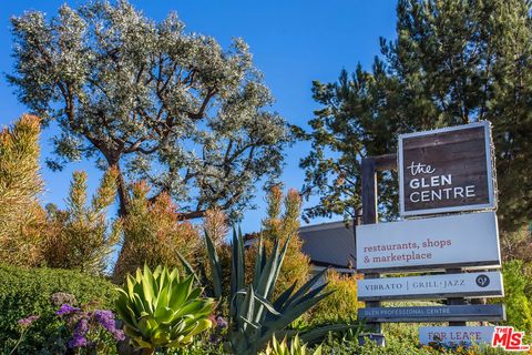 Tiny photo for 10132 Hollow Glen Circle, Los Angeles, CA 90077 (MLS # 26646175)