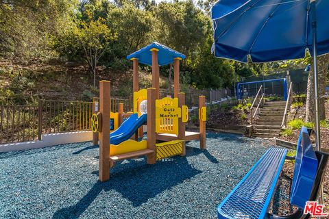 Tiny photo for 10132 Hollow Glen Circle, Los Angeles, CA 90077 (MLS # 26646175)