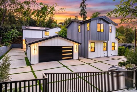 5623 Oso Woodland Hills CA 91367