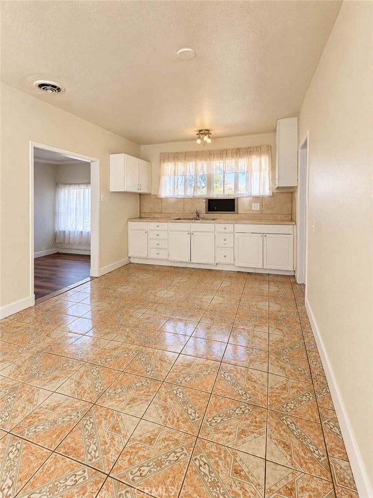 2184 Roosevelt Avenue