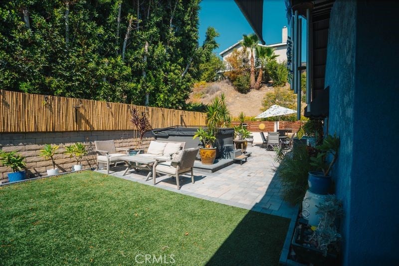 2435 E Magdalena