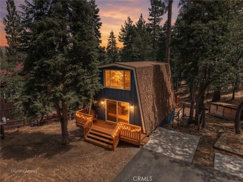Photo of 897 Ford LN, Big Bear Lake, CA 92315 (MLS # IG26193238)