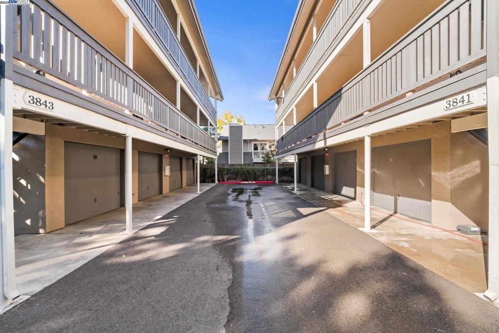 SHADOW CREEK - Residential