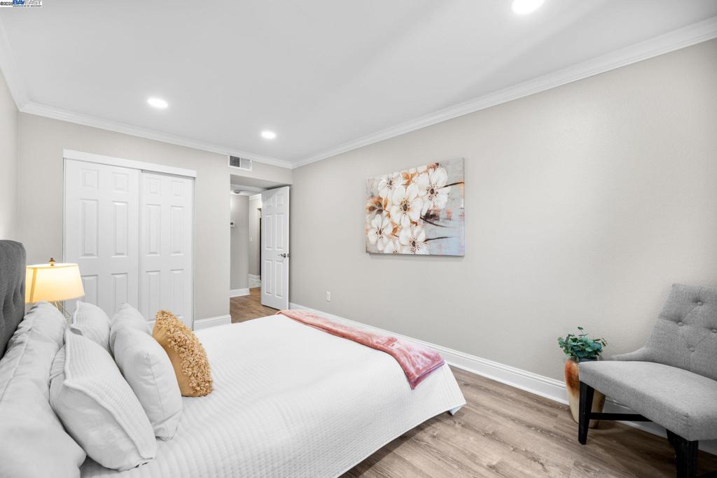 SHADOW CREEK - Residential