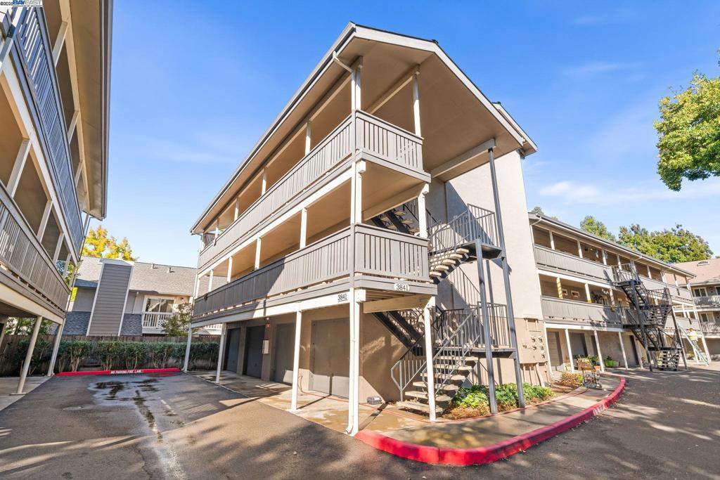 SHADOW CREEK - Residential