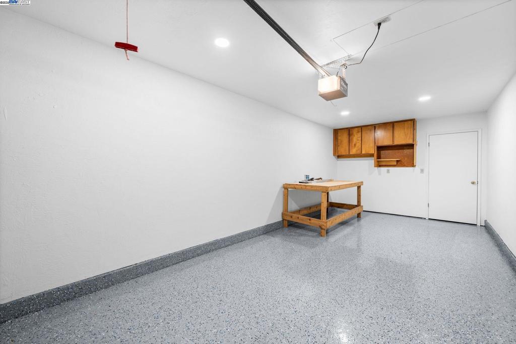 SHADOW CREEK - Residential