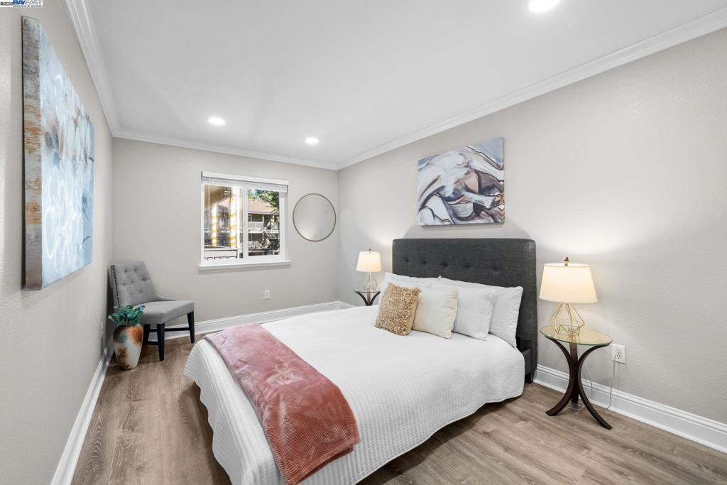 SHADOW CREEK - Residential