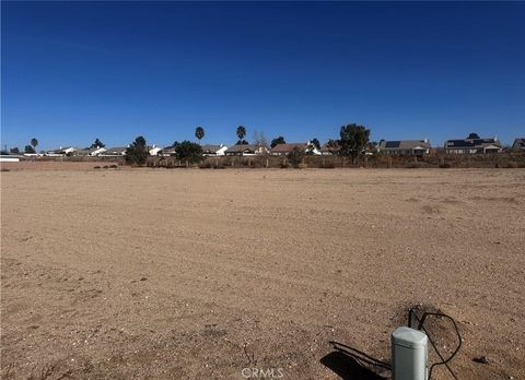 Photo of 0 Lindsay Lane, Apple Valley, CA 92308 (MLS # HD26049850)