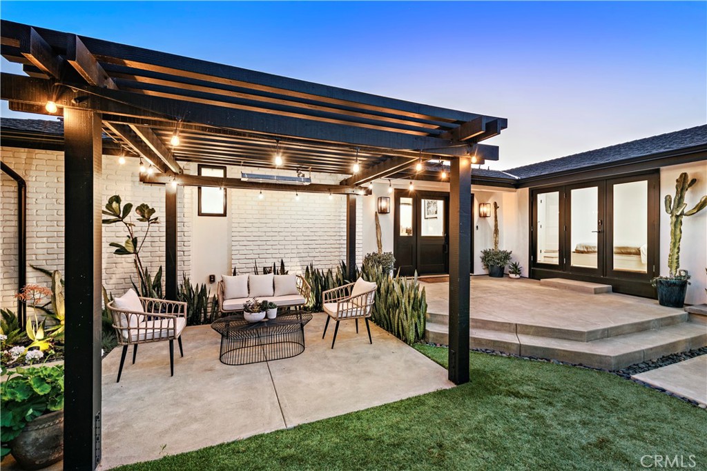 2402 Calle Madiera