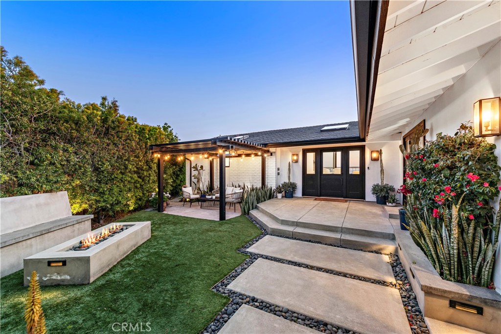 2402 Calle Madiera