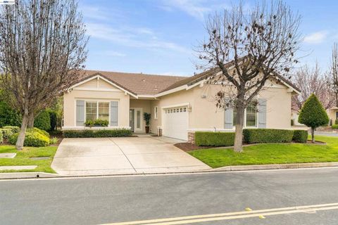 Photo of 1360 1360 McPrince Ln Ln, Brentwood, CA 94513 (MLS # 41124901)