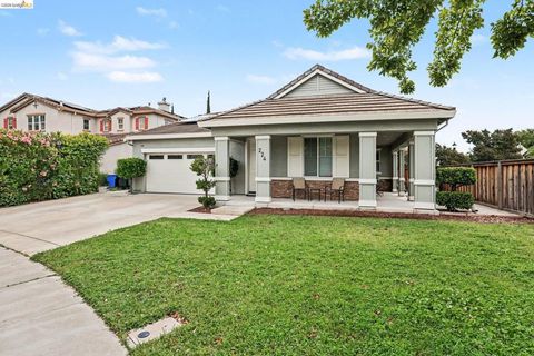Photo of 224 Hearthstone Cir, Oakley, CA 94561 (MLS # 41136627)