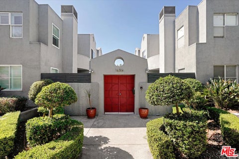 Photo of 1436 20th Street #4, Santa Monica, CA 90404 (MLS # 26993821)