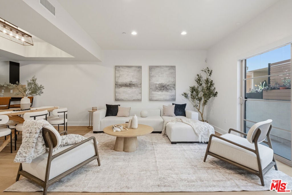 1744 Granville Avenue 105, Los Angeles CA 90025