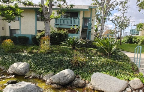 Photo of 20535 S Vermont Avenue #4, Torrance, CA 90502 (MLS # PW26183463)
