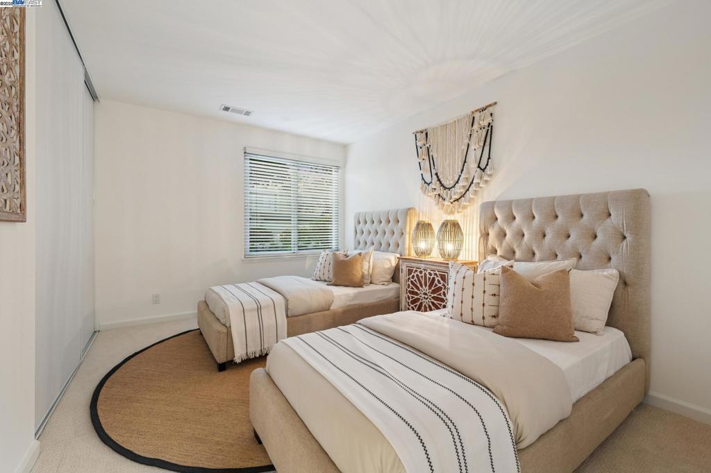 ISLANDIA - Residential