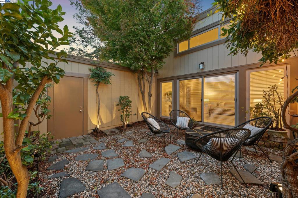 ISLANDIA - Residential