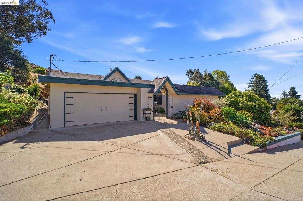 3421 Hackamore Dr