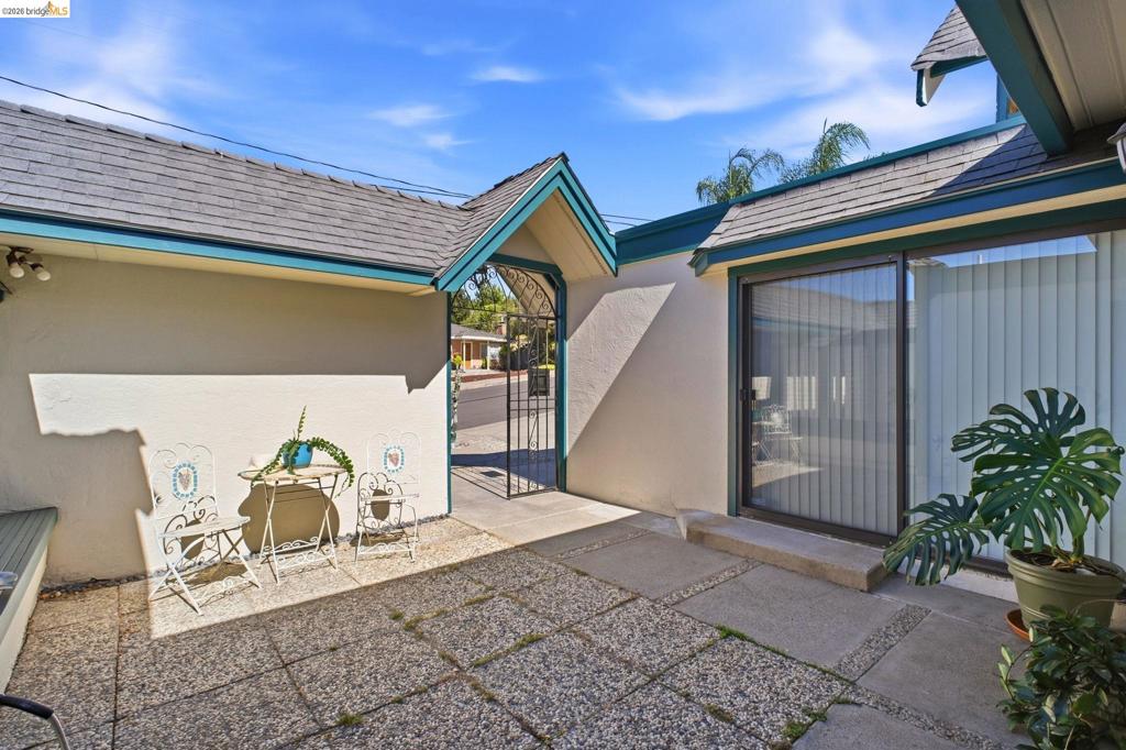 3421 Hackamore Dr