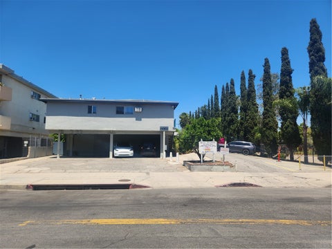 Photo of 14301 Addison Street #A, Sherman Oaks, CA 91423 (MLS # SR26215408)
