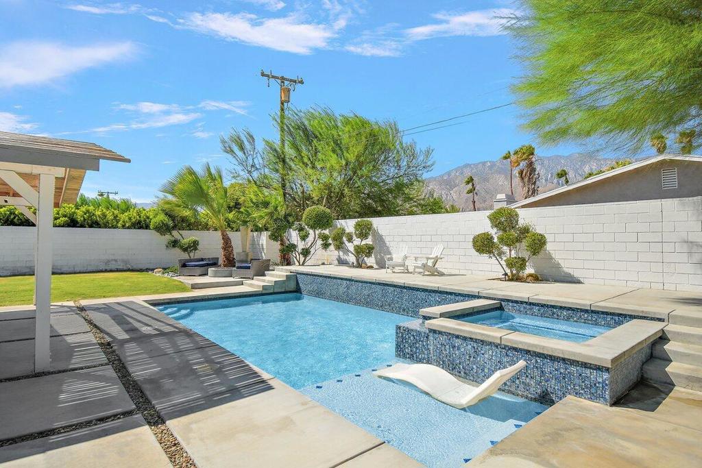 3005 N Chuperosa Road
