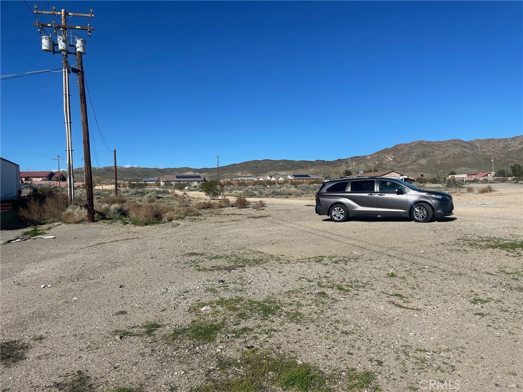 Great Investment Opportunity!
Prime commercial lot with nearly 30,000 sq. ft., zoned for a variety of commercial uses. Located in the growing city of Barstow, this property is ready for you to develop and open your business.
Seller may consider carrying back financing with a 50% down payment.