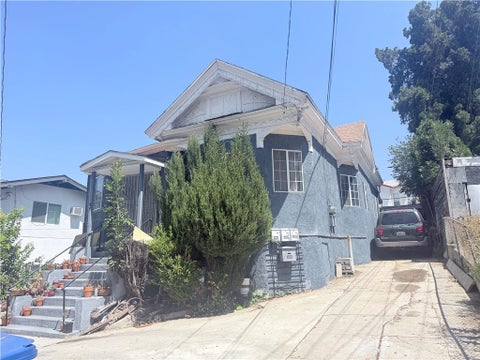 Photo of 1231 Innes AVE, Los Angeles, CA 90026 (MLS # TR26216318)