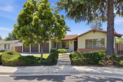 Photo of 592 Trumbull Court, Sunnyvale, CA 94087 (MLS # ML82047885)