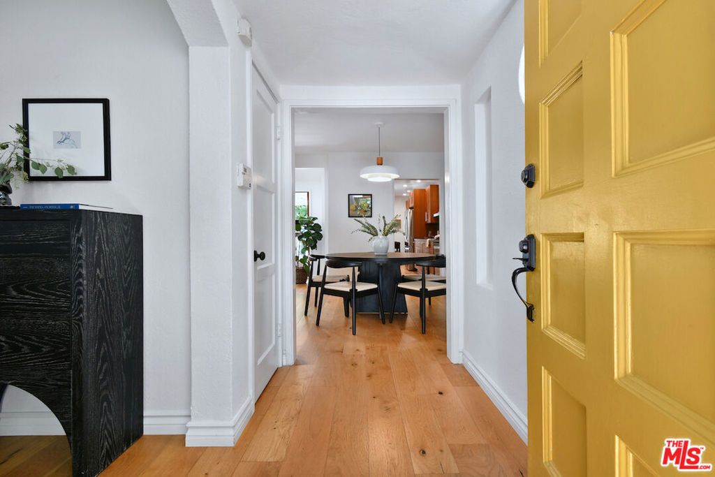 Photo of 4332 Ben Avenue, Studio City, CA 91604 (MLS # 25600769)