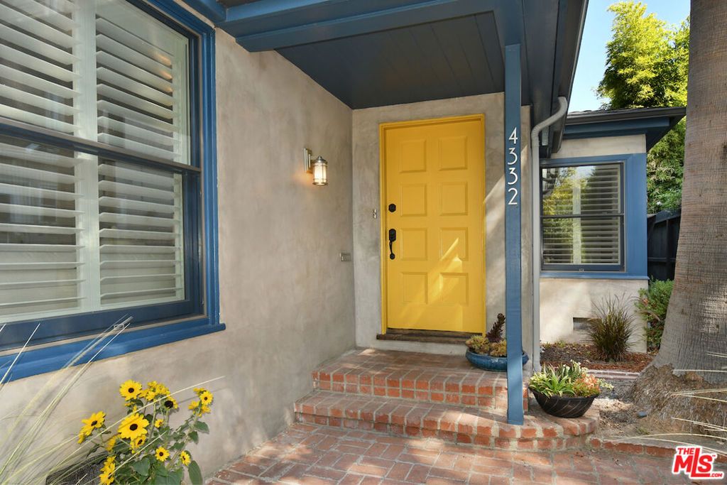 Photo of 4332 Ben Avenue, Studio City, CA 91604 (MLS # 25600769)