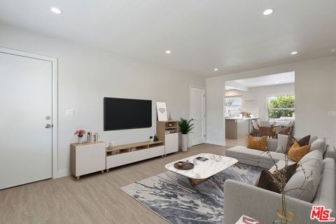 Photo of 5454 SAN VICENTE, Los Angeles, CA 90019 (MLS # 26832987)