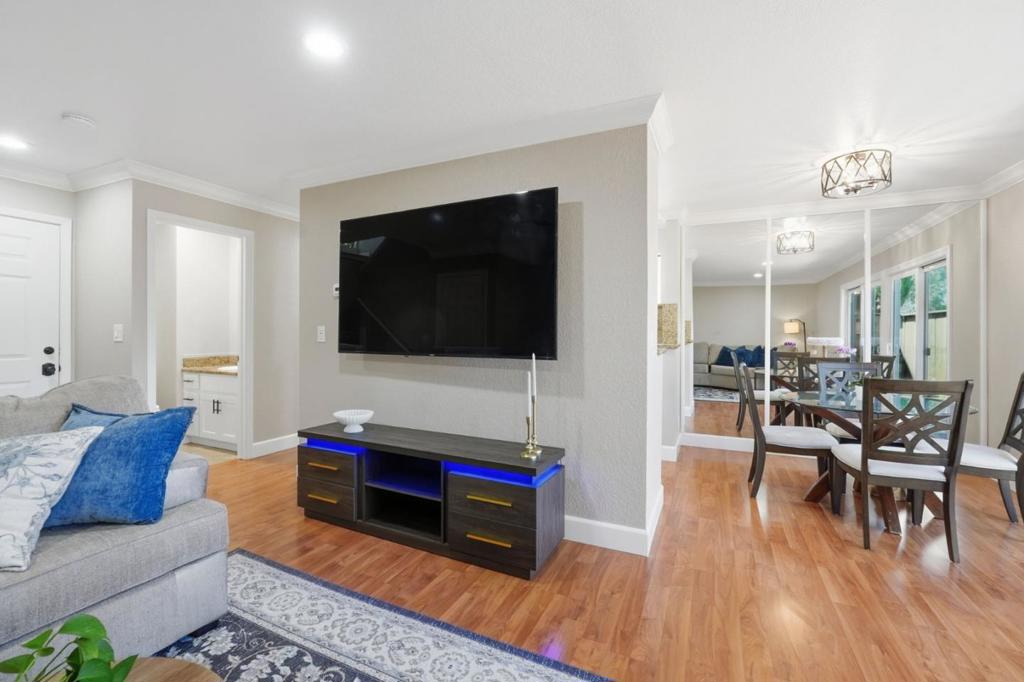 8105 Kern Avenue 28