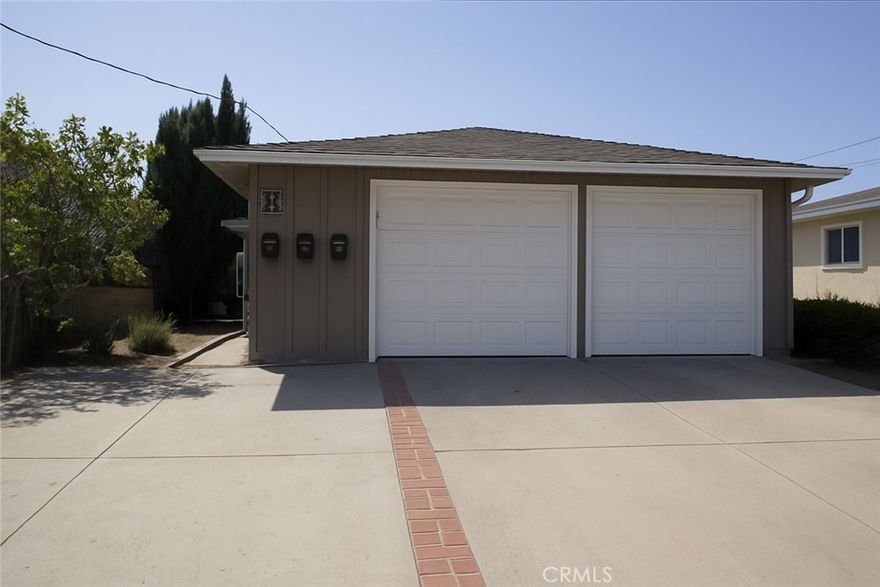 Brand new roof and chimney. 



An attractive tri-plex with a two car garage and 5 total parking spaces. The location is amazing with 1.4 miles to Cabrillo Beach and less than a mile to the Korean Friendship Bell.