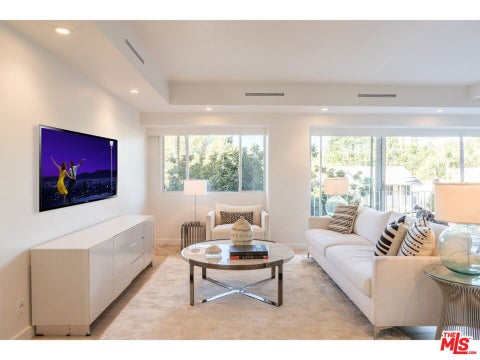 Photo of 838 N Doheny Drive #302, West Hollywood, CA 90069 (MLS # 26995875)