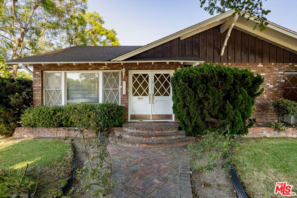 Photo of 11202 Patom Drive, Culver City, CA 90230 (MLS # 25581589)
