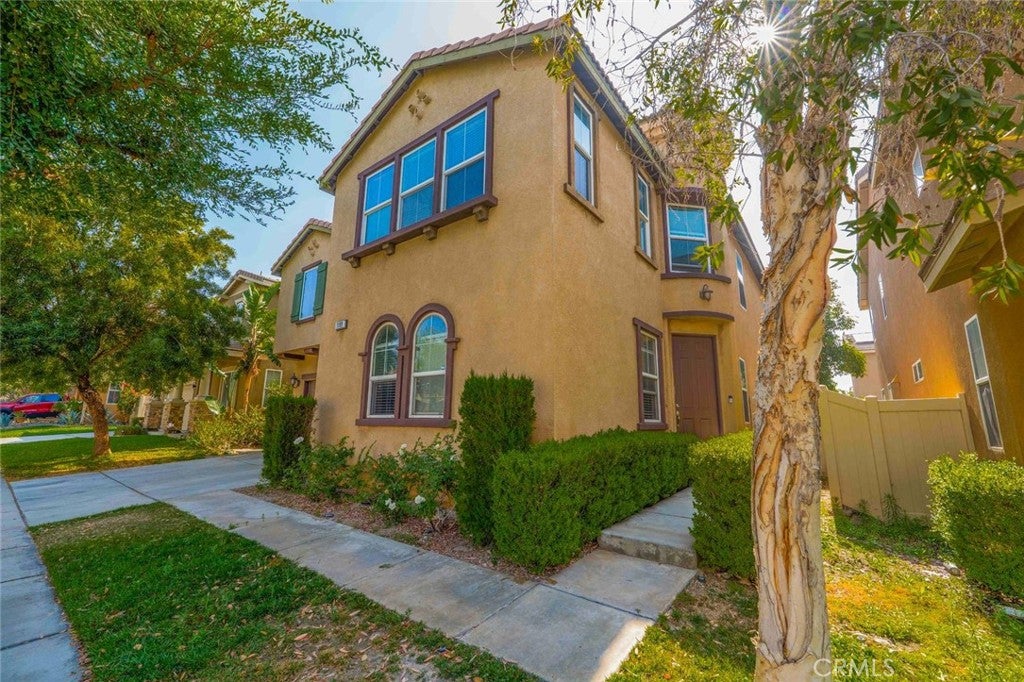 1109 N Yucca Avenue