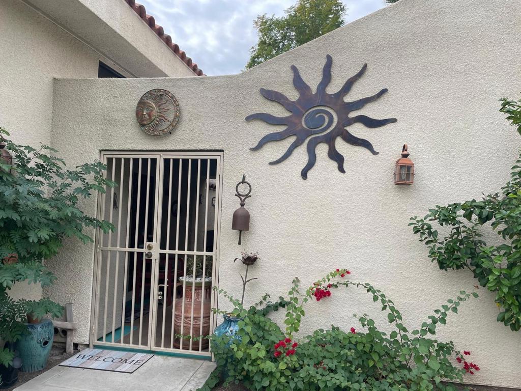 8 Mission Court